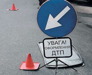 В Крыму иномарка задавила трех девушек и влетела в супермаркет  