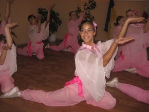 Танцы крымских школьников восхитили японского посла  