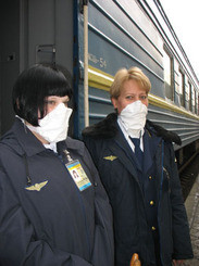 Проводники снимают с поездов кашляющих пассажиров 