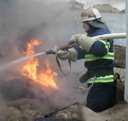 В Севастополе горел ремонтный завод 