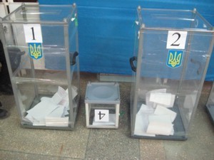 В Севастополе избирателей автобусами возили в суд 
