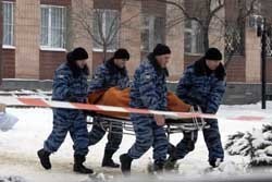 Из-под завалов луганской больницы достали 4 живых человек 
