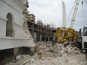 Из-за новостройки в Севастополе снесли старинное здание 