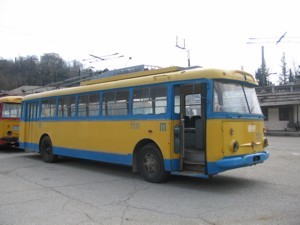 Утром в Симферополе троллейбусы устроили пробку 