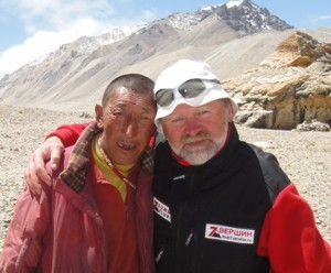 Игорь Похвалин лечил альпинистов в Тибете 