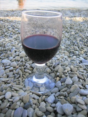 Крымское вино и минералку будут поставлять в магазины Винницы