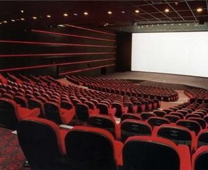 Русский язык возвращают в кинотеатры Крыма?