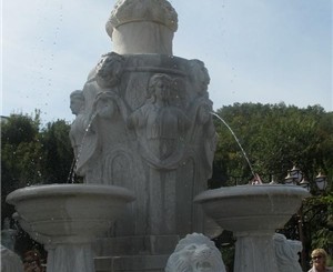 В ялтинском зоопарке установили мраморный фонтан за 50 тысяч долларов 