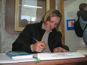 Журналистов не пустили на избирательный участок в Симферополе
