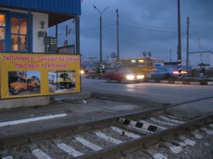 В Крыму железнодорожные переезды стали агитпунктами 