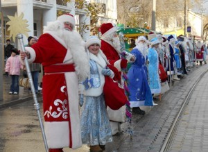 В Евпатории Деды Морозы установили рекорд 