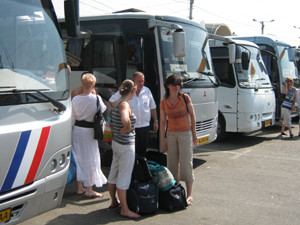 В Крыму отбирают автобусы для поездок на море