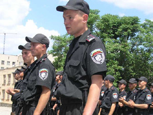 В Крым направили 460 бойцов из Киева