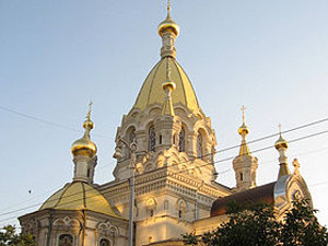 В соборе Севастополя киевлянин покусал дружинников