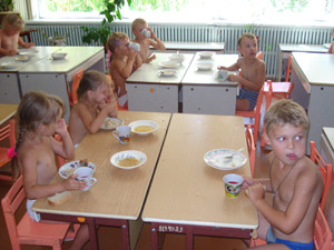В симферопольских детских садах не доедают дети 