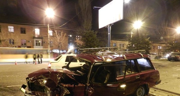 Крупная авария в Симферополе: столкнулись 4 машины, есть пострадавшие 