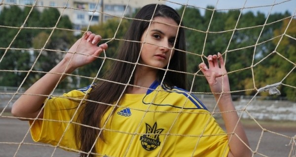Красавица из столицы АРК засветилась в видеоролике к Евро-2012