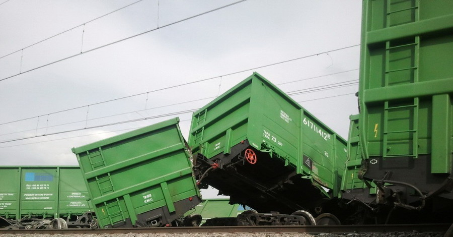 Причины крушения поезда в Крыму сообщат не ранее следующей недели 
