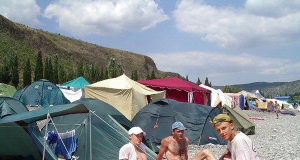 Сезон-2012: Туристы променяли Ялту и Евпаторию на дикий отдых