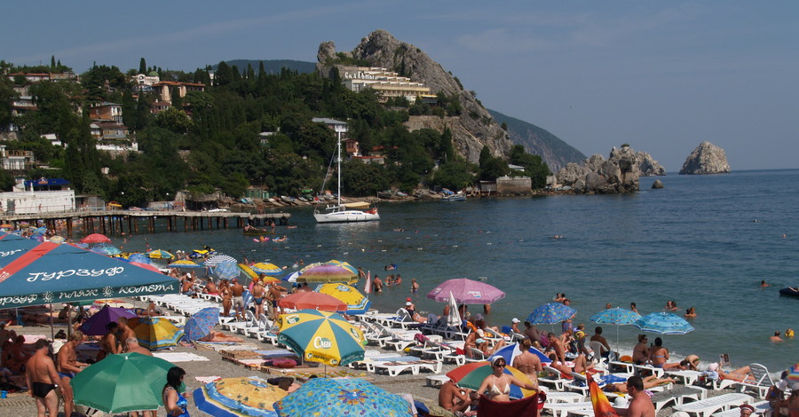 Туристов хотят заставить платить за посещение Крыма