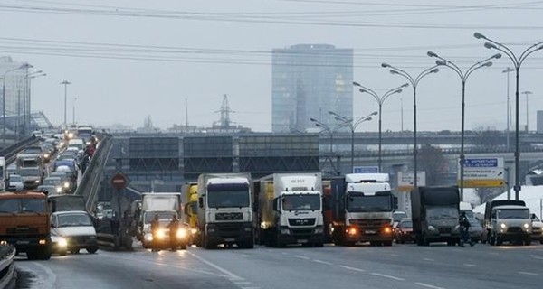 Автомобильные перевозки между Россией и Польшей прекратились  