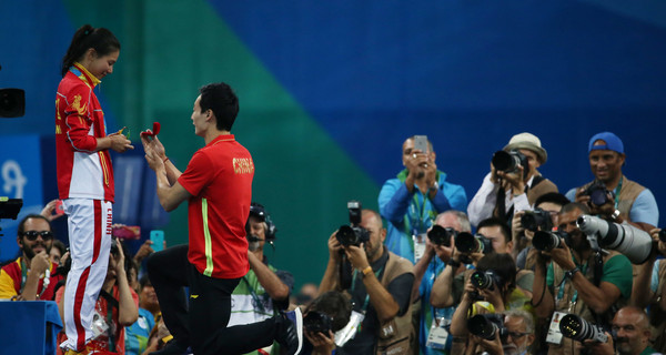 Китайской медалистке сделали предложение во время награждения