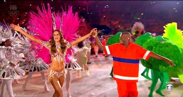 На церемонии закрытия Олимпиады блистала бразильская супермодель
