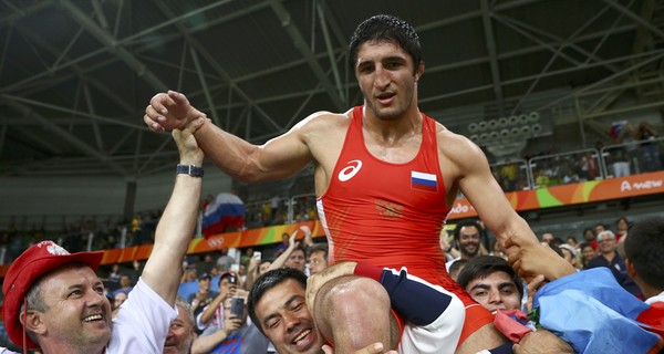Российскому борцу подарят коня за победу на Олимпиаде