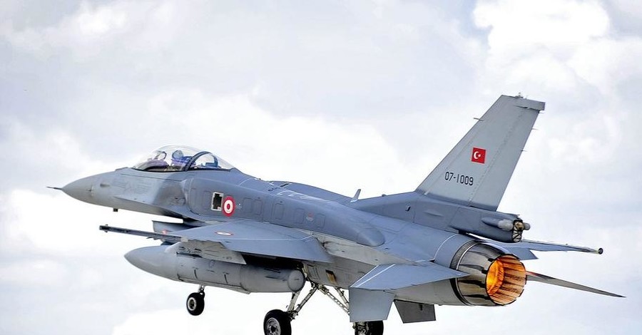 СМИ: в Ираке сбили турецкий истребитель
