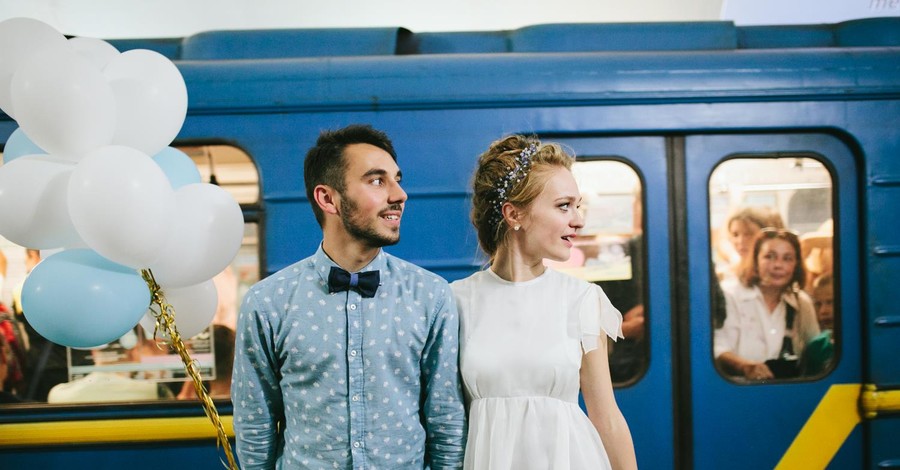 Киевское метро похвасталось свадебными снимками из подземки 