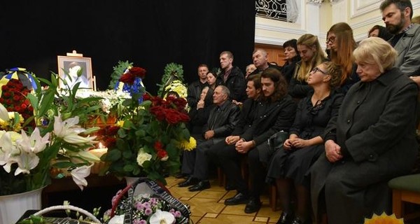 Похороны Оксаны Батько-Нищук: актрису подкосил вечер памяти Богдана Ступки