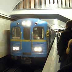 Забастовка маршруток ударила по киевскому метро 