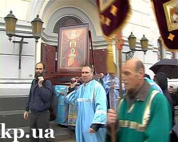 Паломники из Крыма направились в Москву 
