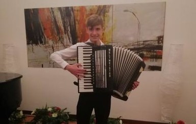 Школьник из Новой Каховки покорил итальянское жюри игрой на старом аккордеоне