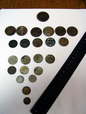 Таможенники «отловили» старинные монеты 