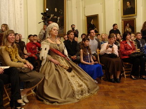 Показ мод посетила Екатерина II  