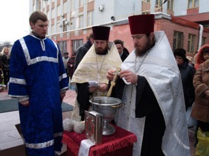 В Часовне крымского Главка МЧС раздавали святую воду 