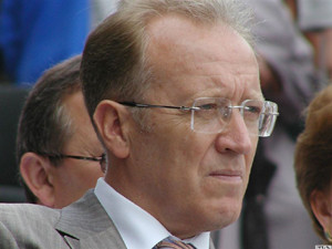 Янукович уволил Саратова
